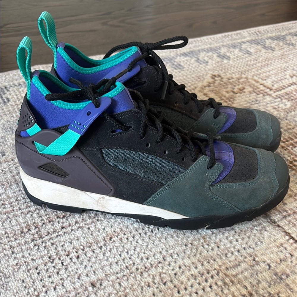 Nike Hurachi Air Revaderchi Hiking Shoes